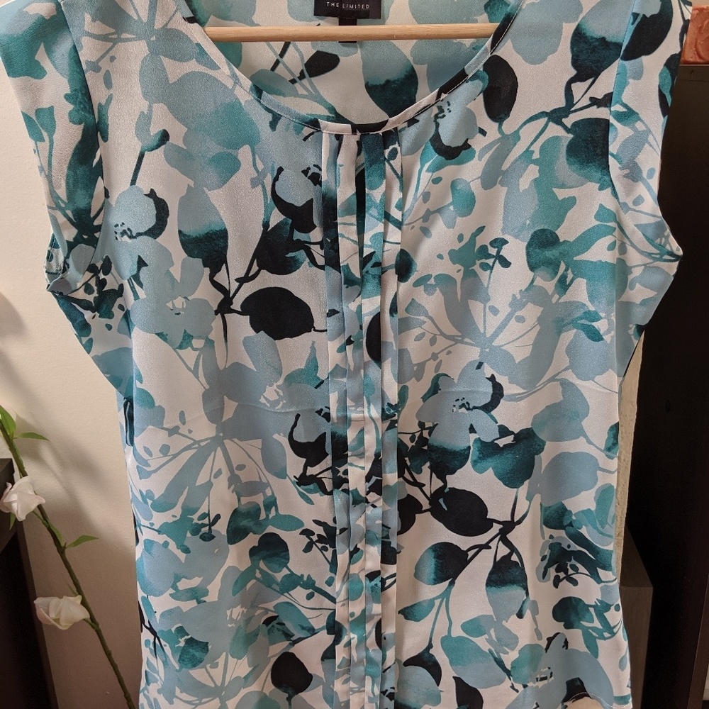 Sleeveless top